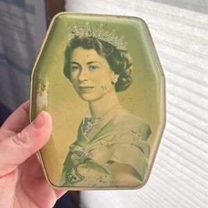 Vintage Queen Elizabeth II Tin Box